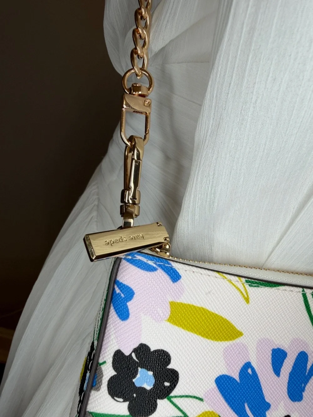 Kate spade nwt small crossbody bag. size 8 x 4 1/2 appx. very chic.! - Picture 4 of 8